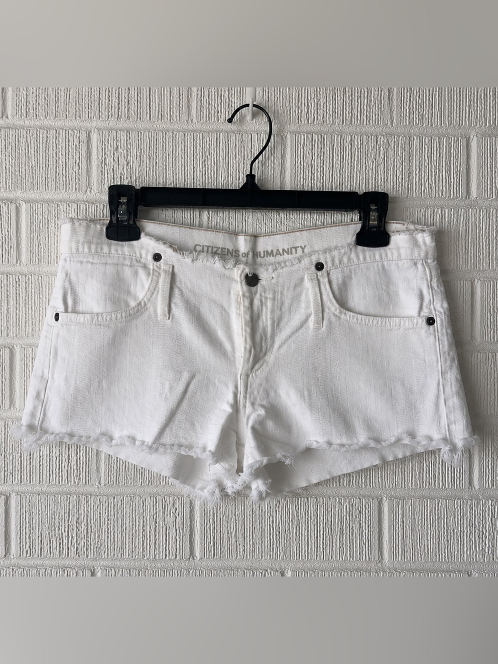 Citizens Of Humanity White Frayed Denim Cutoff Shorts Raw Hem size 27 Low Rise